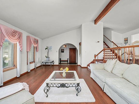 5th image of 16639 Paxton Ave