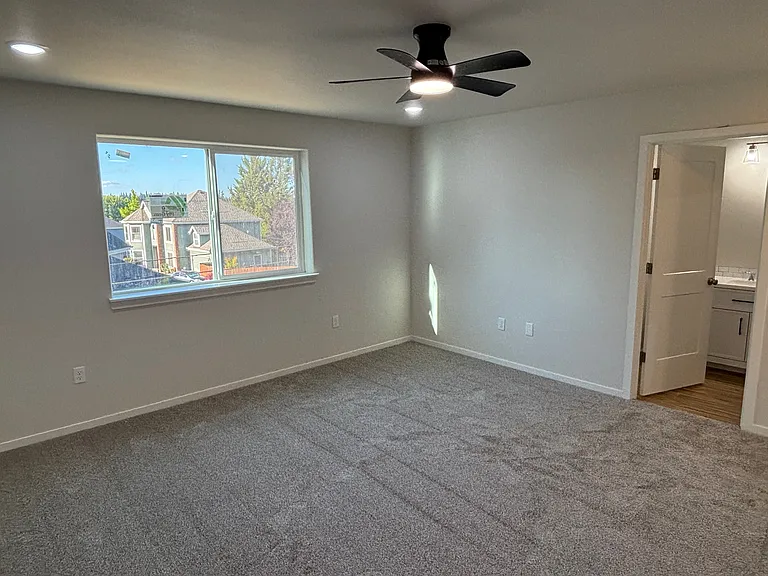 2723 NW 12th Ave — Photo 12