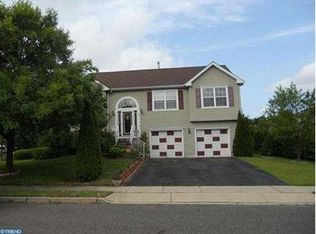 43 Fawn Hollow Rd, Burlington, NJ 08016