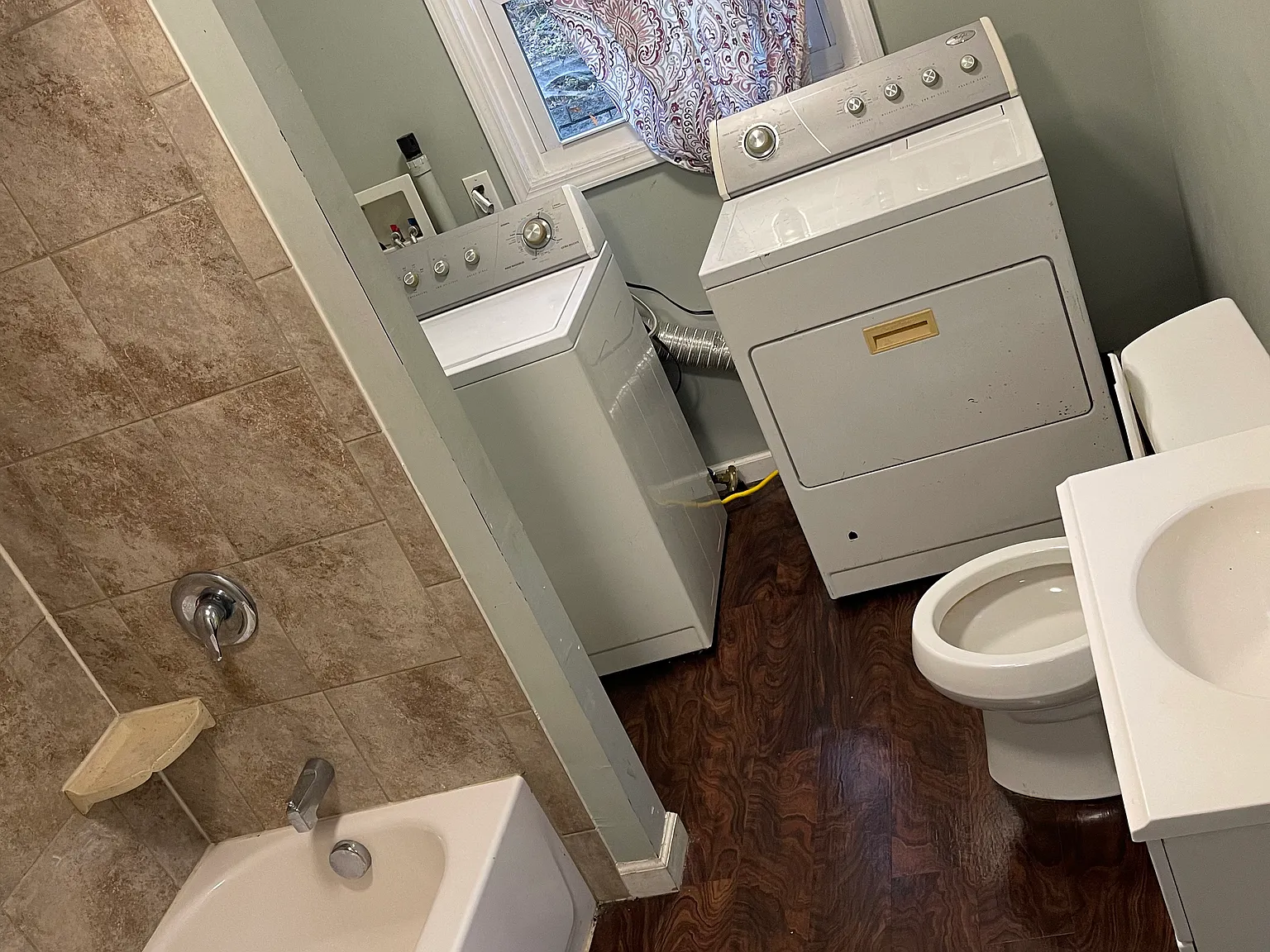 3 bed, 1300 sqft, $1,775 — Photo 4
