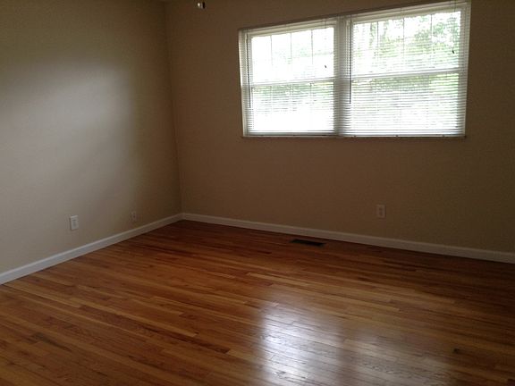 5th image of 452 Burncoate Dr