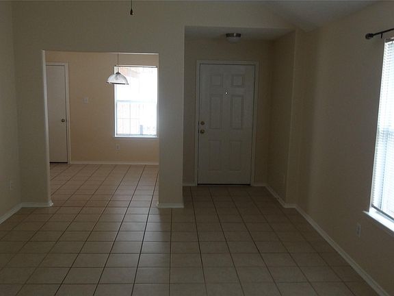2nd image of 9035 Aspen Trace Ln