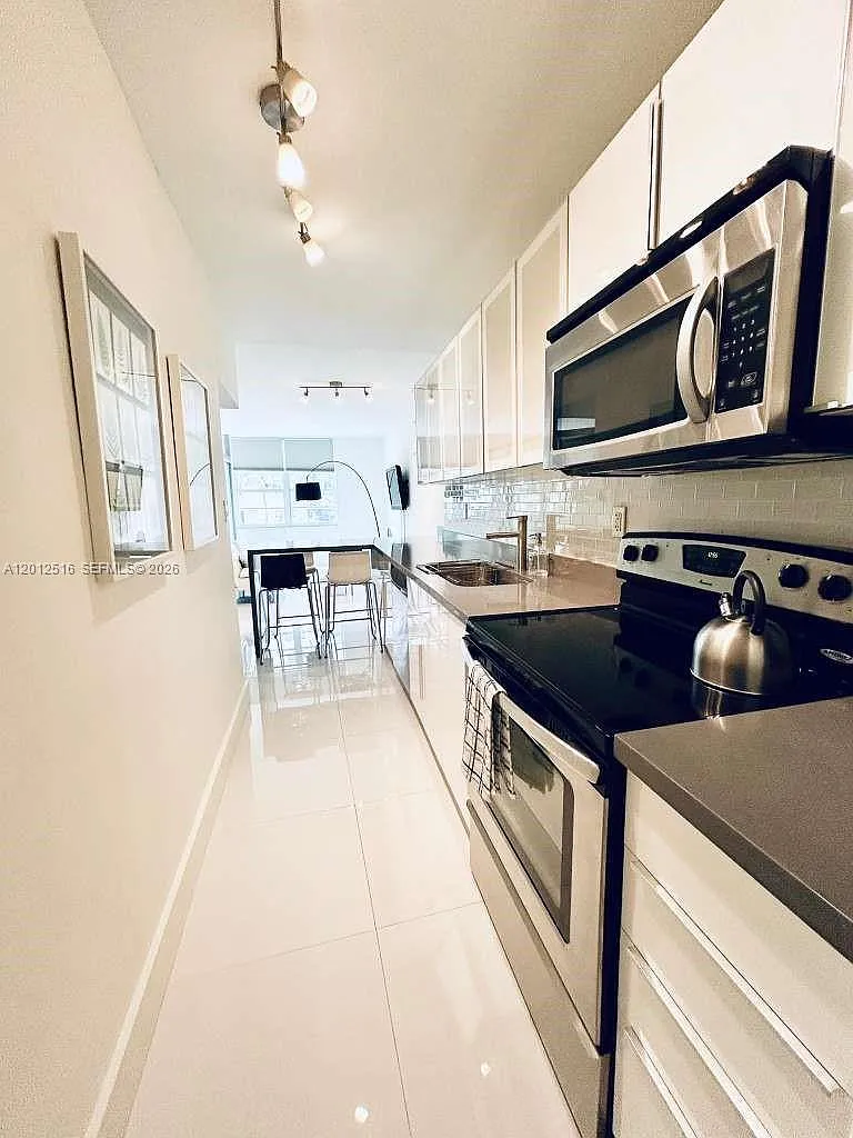 The Decoplage Condo — Photo 4