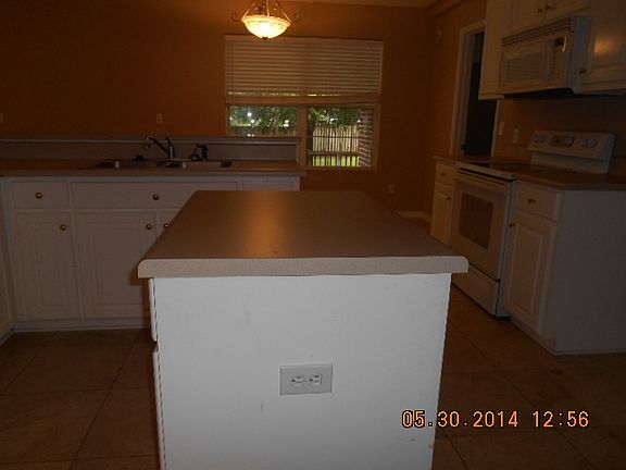 5th image of 3408 Holt Cir