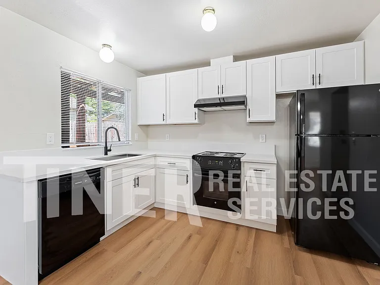 3233 Oriole Way — Photo 4