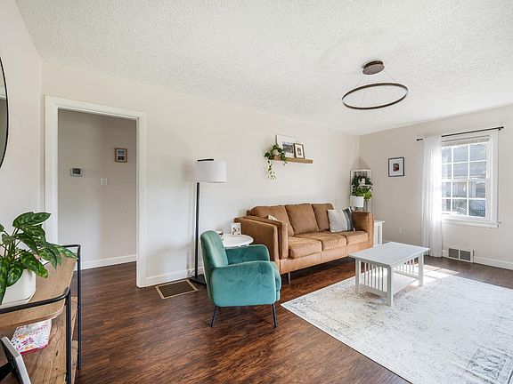 4th image of 325 Warren Ave