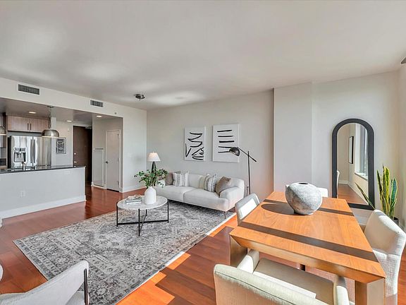 5th image of 38 N Almaden Blvd Unit 1809