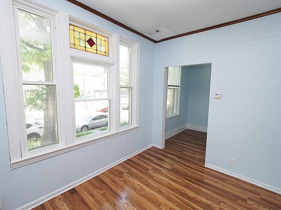 4th image of 2747 S Sawyer Ave Unit 2
