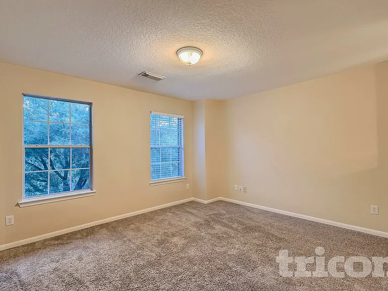 9711 Sugarblossom Ln — Photo 11