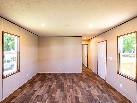 2nd image of 520 Villa Dr