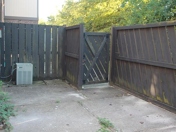 4th image of 5754 Hallridge Cir