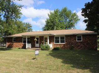 29 E 6th St, El Paso, IL