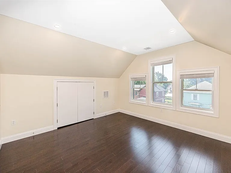 120 Jerome St #121 — Photo 29