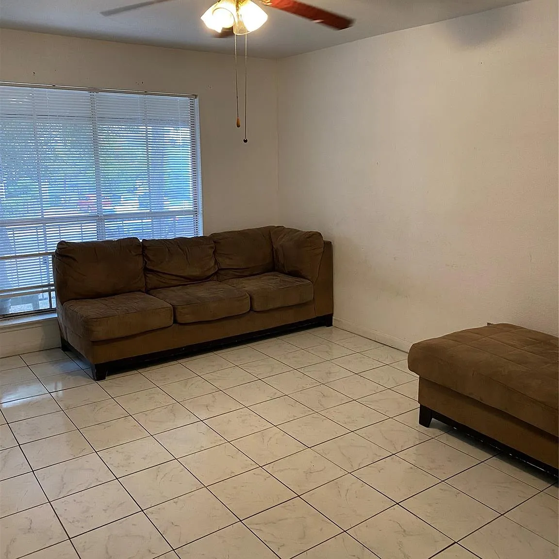 1 bed, 1.0 bath, 725 sqft, $850 — Photo 2