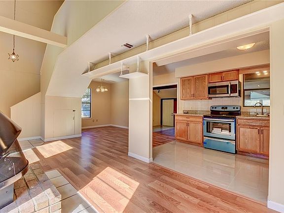 3rd image of 2567 W Lake Dr