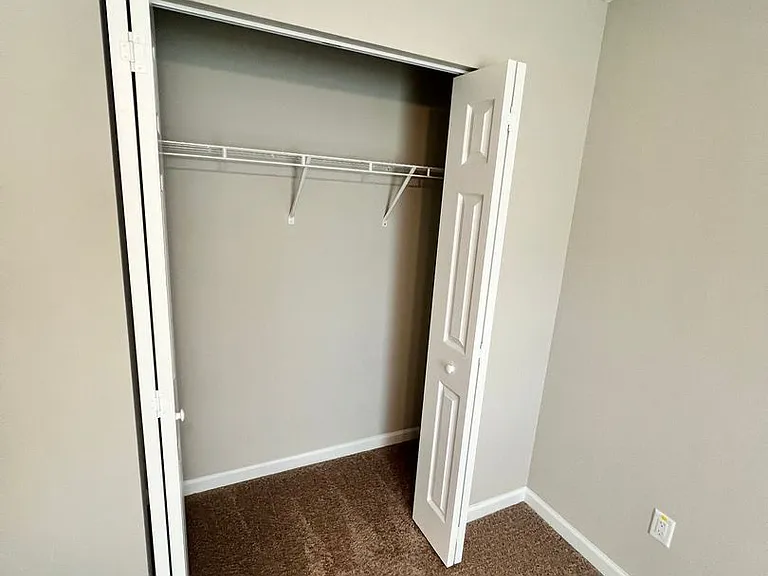 5951 NW Baynard Dr — Photo 33