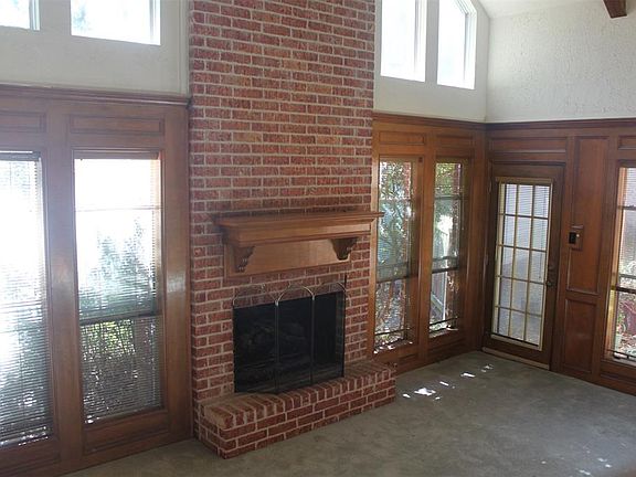 5th image of 3426 Evergreen Glade Dr