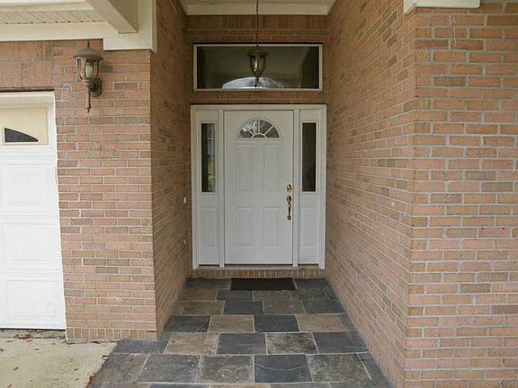 5th image of 1067 Park View Dr