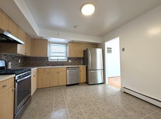 1522 10th St #2, Fort Lee, NJ 07024