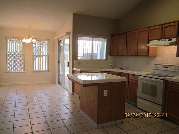 4th image of 1677 Brier Rd