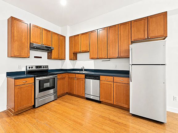 4th image of 5-11 50th Ave APT 1