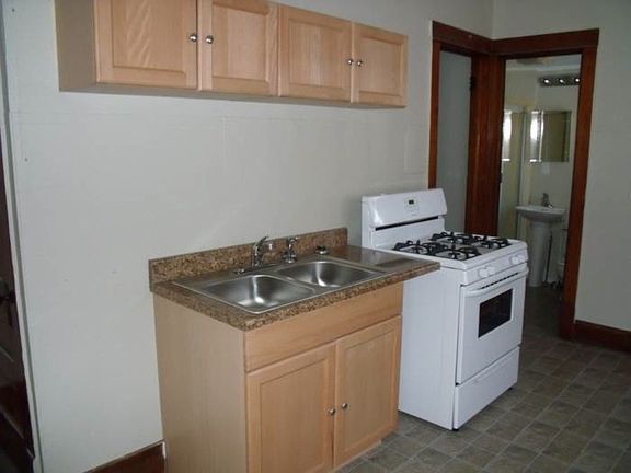 3rd image of 441 18th Ave