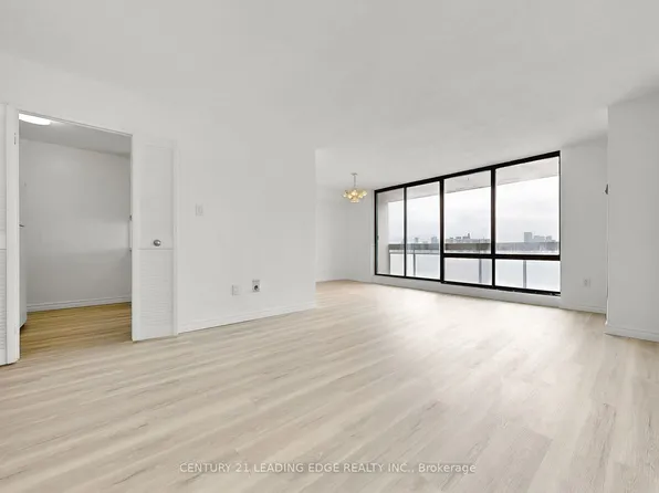 260 Seneca Hill Dr #1604, Toronto, ON M2J 4S6