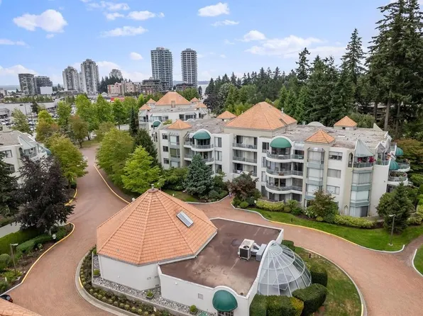 1725 Martin Dr #201, Surrey, BC V4A 9T5