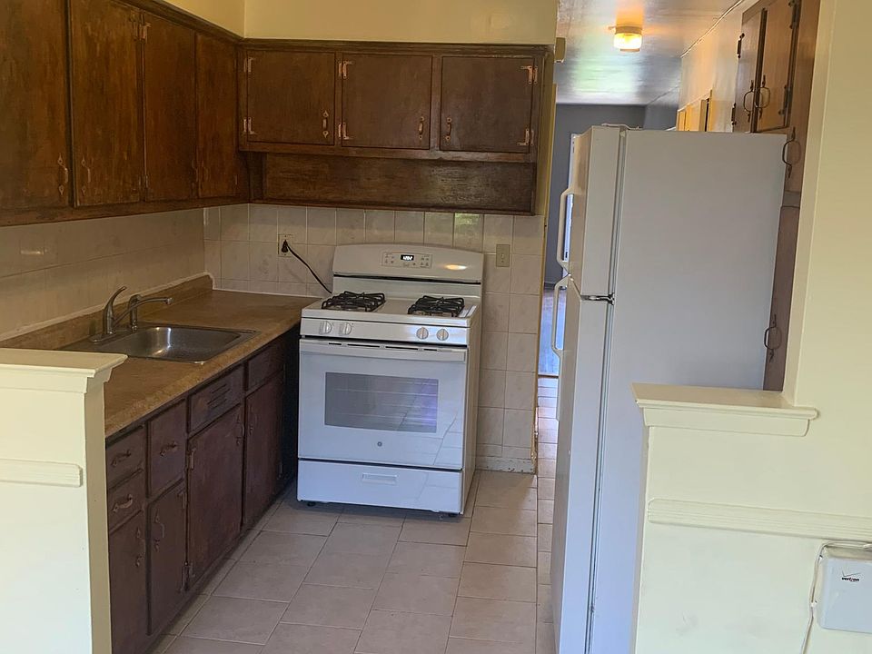 1st image of 1162 E 100th St Floor 1