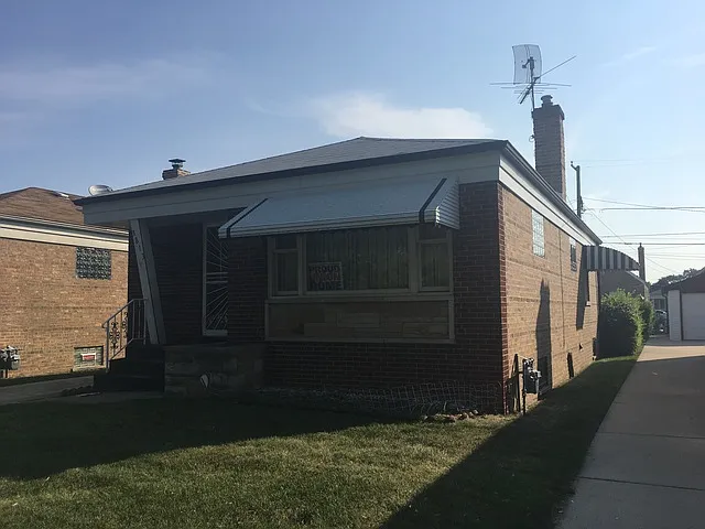 3813 S 61st Ct photo 1