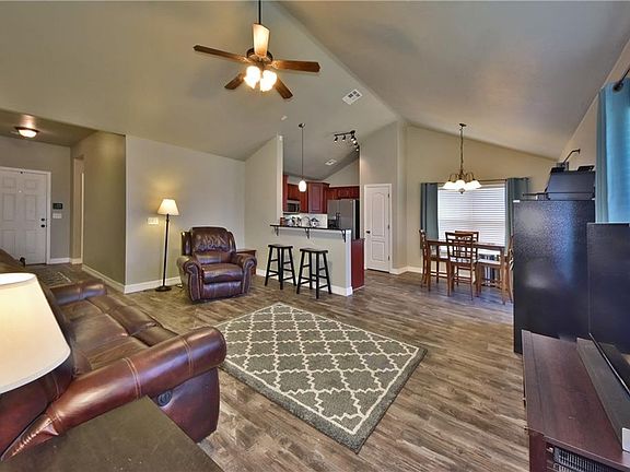 4th image of 12221 Chesterfield Ln
