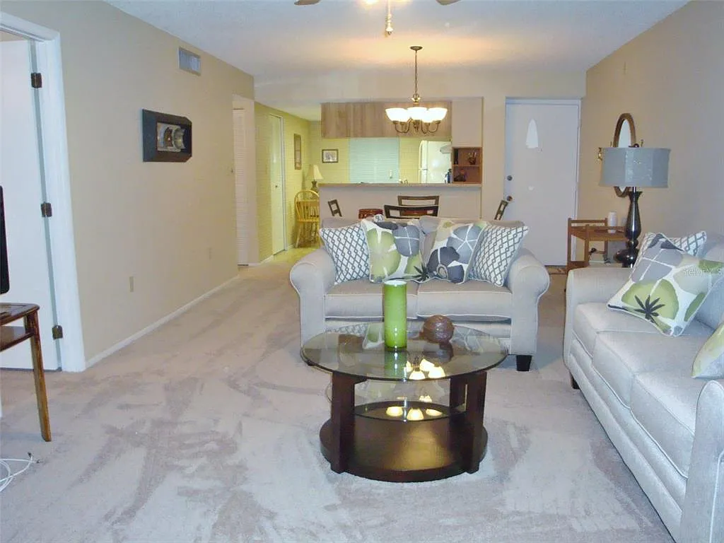 2 bed, 2.0 bath, 1053 sqft, $1,900 — Photo 3