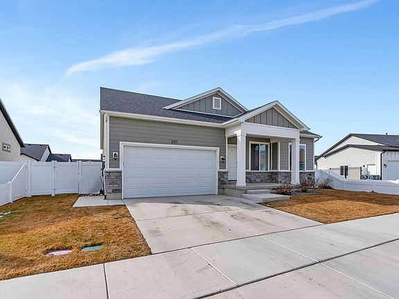 3rd image of 281 N Pheasant Dr