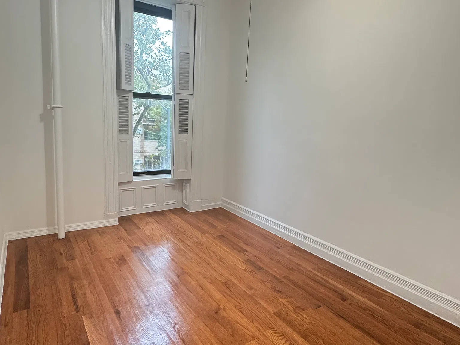 447 Willoughby Avenue — Photo 4