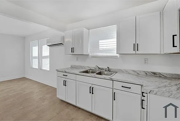 1356 Quinn Ave — Photo 7