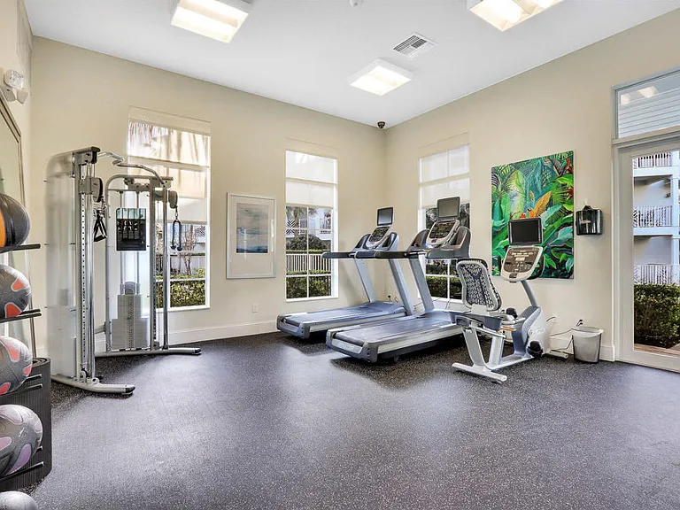 431 Bay Colony Dr N — Photo 36