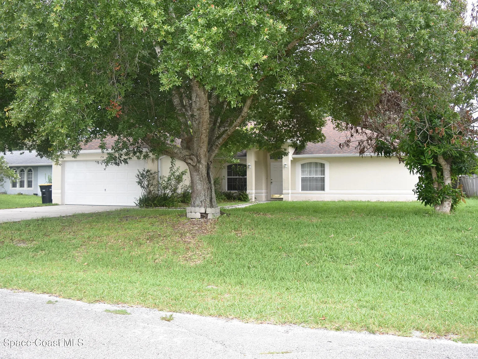 3 bed, 2.0 bath, 1858 sqft, $1,900 — Photo 2