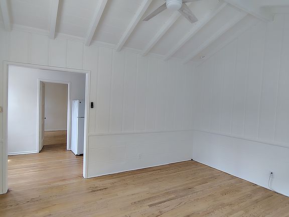 3rd image of 922 1/2 N Hayworth Ave #922