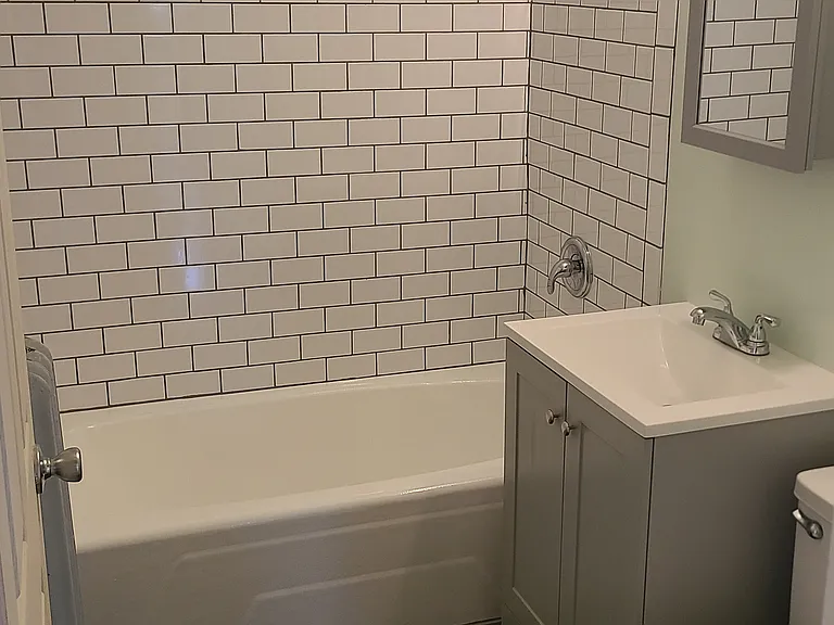60 Richmond Ave #1 — Photo 8