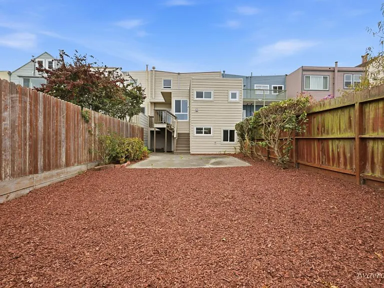 1243 37th Ave — Photo 22