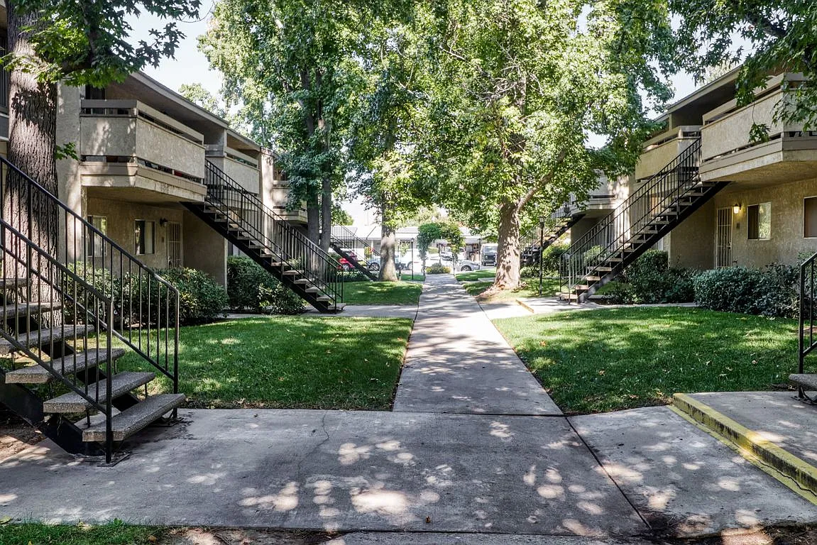 Wysteria Apartments — Photo 4
