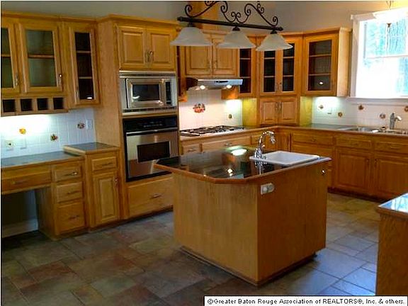 3rd image of 8868 Woodmen Ln