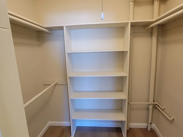 37 unit building close to CSUN! — Photo 10