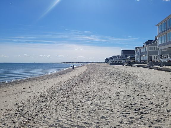Beach looking west towards Audobon Center / Stratford CT.