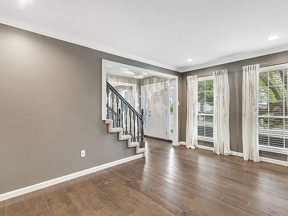 3rd image of 3548 Georgetowne Village Dr