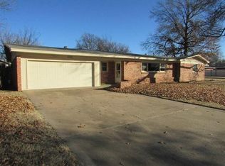 1355 Cheyenne Dr, Enid, OK 73703