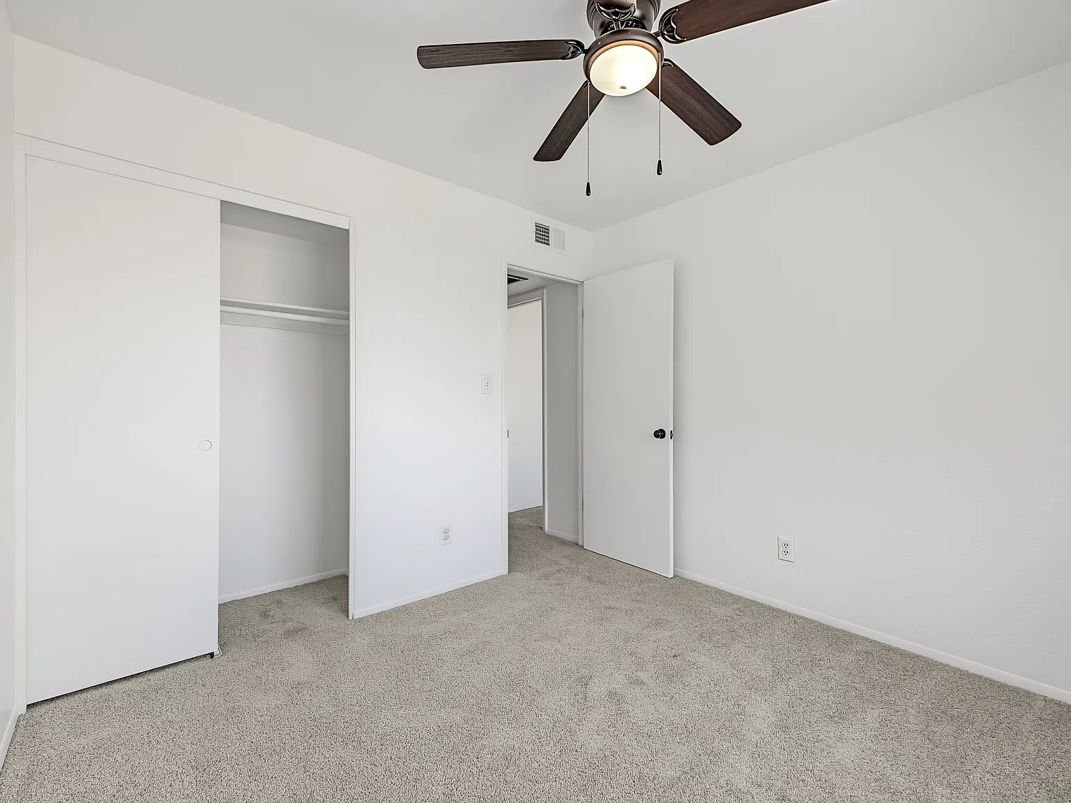 2 bed, 924 sqft, $1,650 — Photo 4