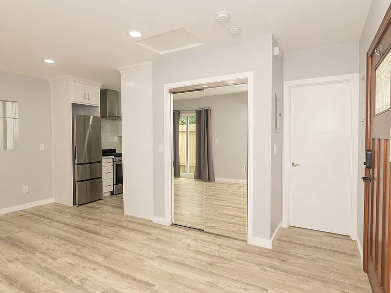 5182 Canoga Ave — Photo 14
