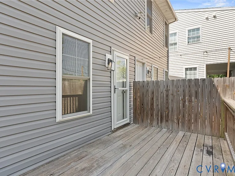 1117 N 31st St — Photo 37