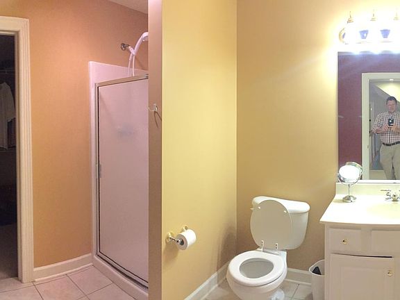 Upstairs 3/4 bath with walk in closet, tile floor